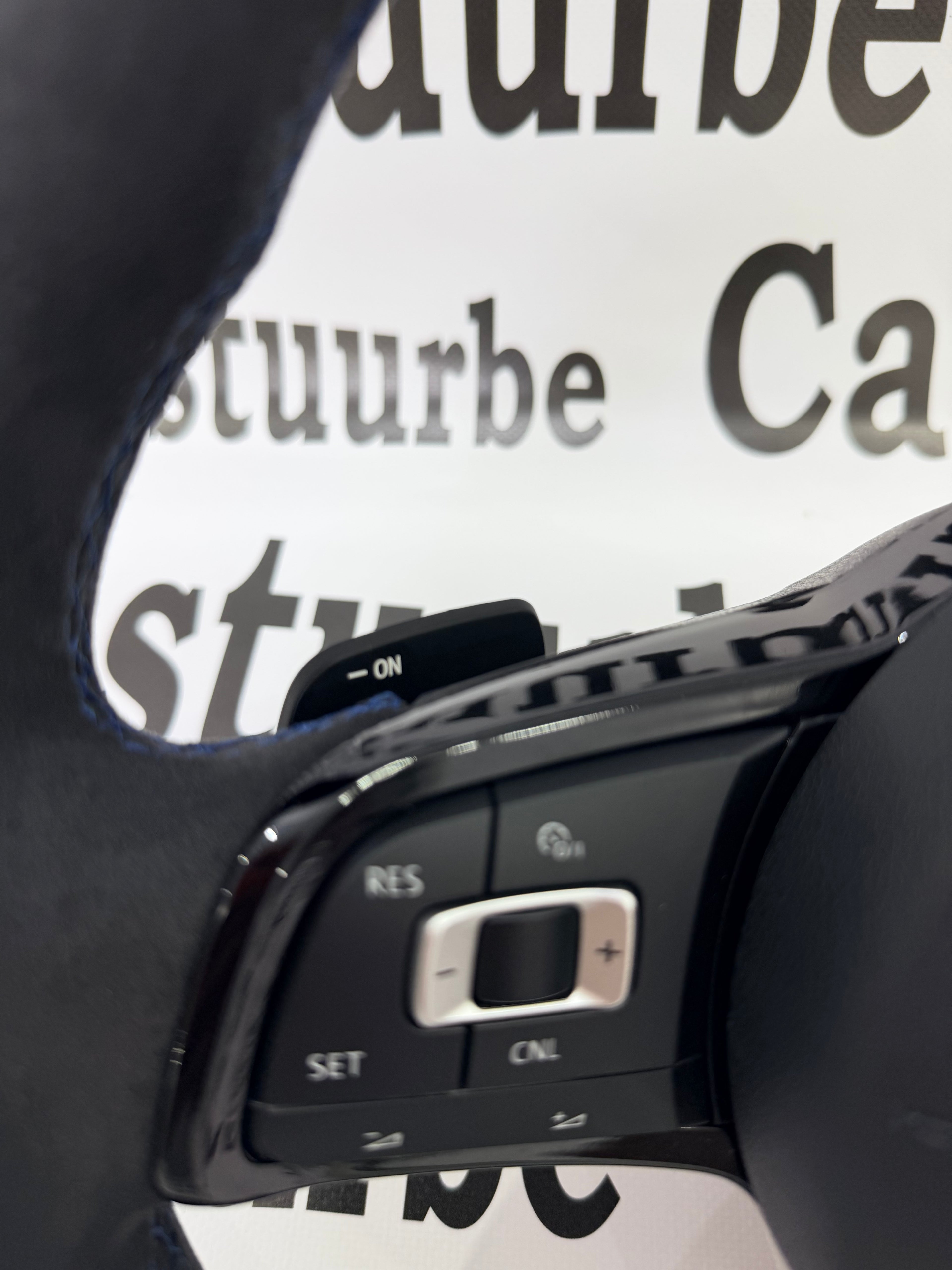 VW Passat/Arteon Alcantara