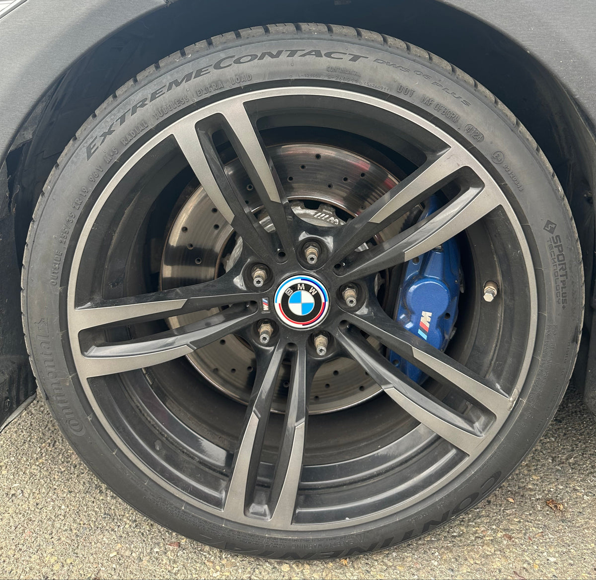 BMW 50th Anniversary Style floating caps 68mm